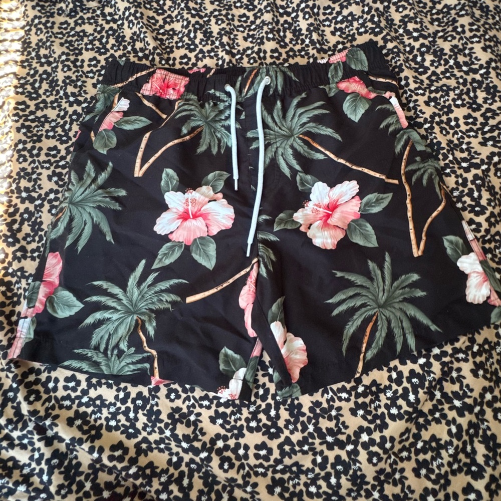 F21 Floral Black Men's Shorts